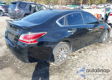 2015 Nissan Altima 2.5 S z USA, uszkodzony, nr VIN 1N4AL3AP4FC480677